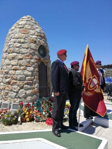 Hermanus_war-memorial1-poppy-day