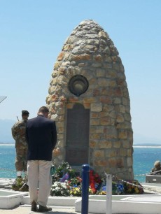 Hermanus_war-memorial5-poppy-day