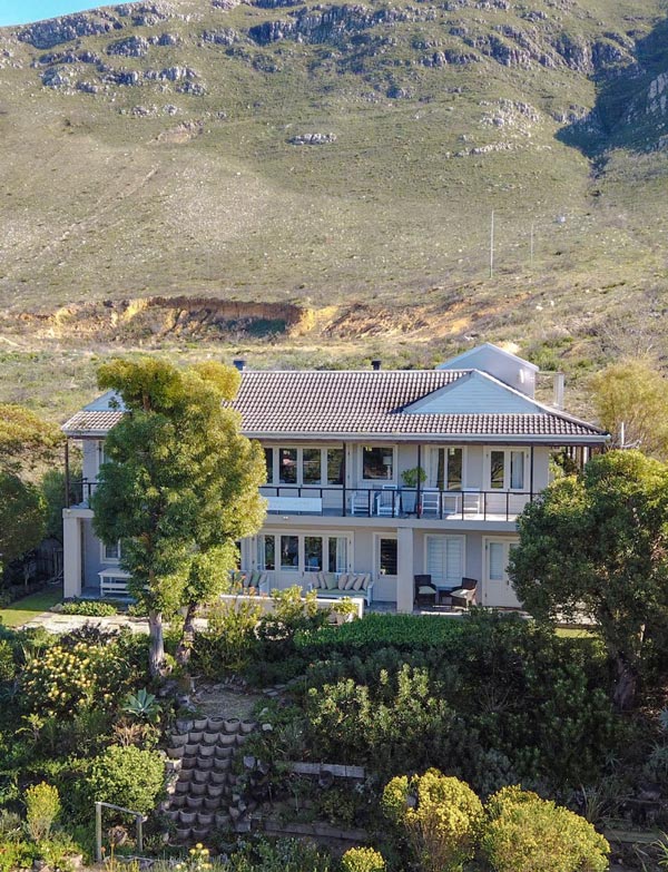 Hermanus lodge on the green side