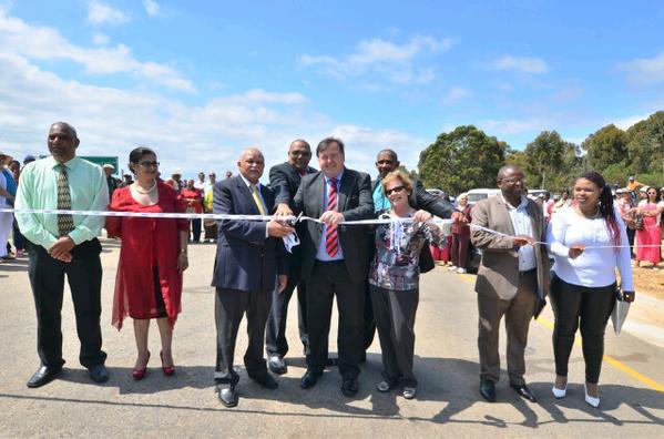 Tarred Road open